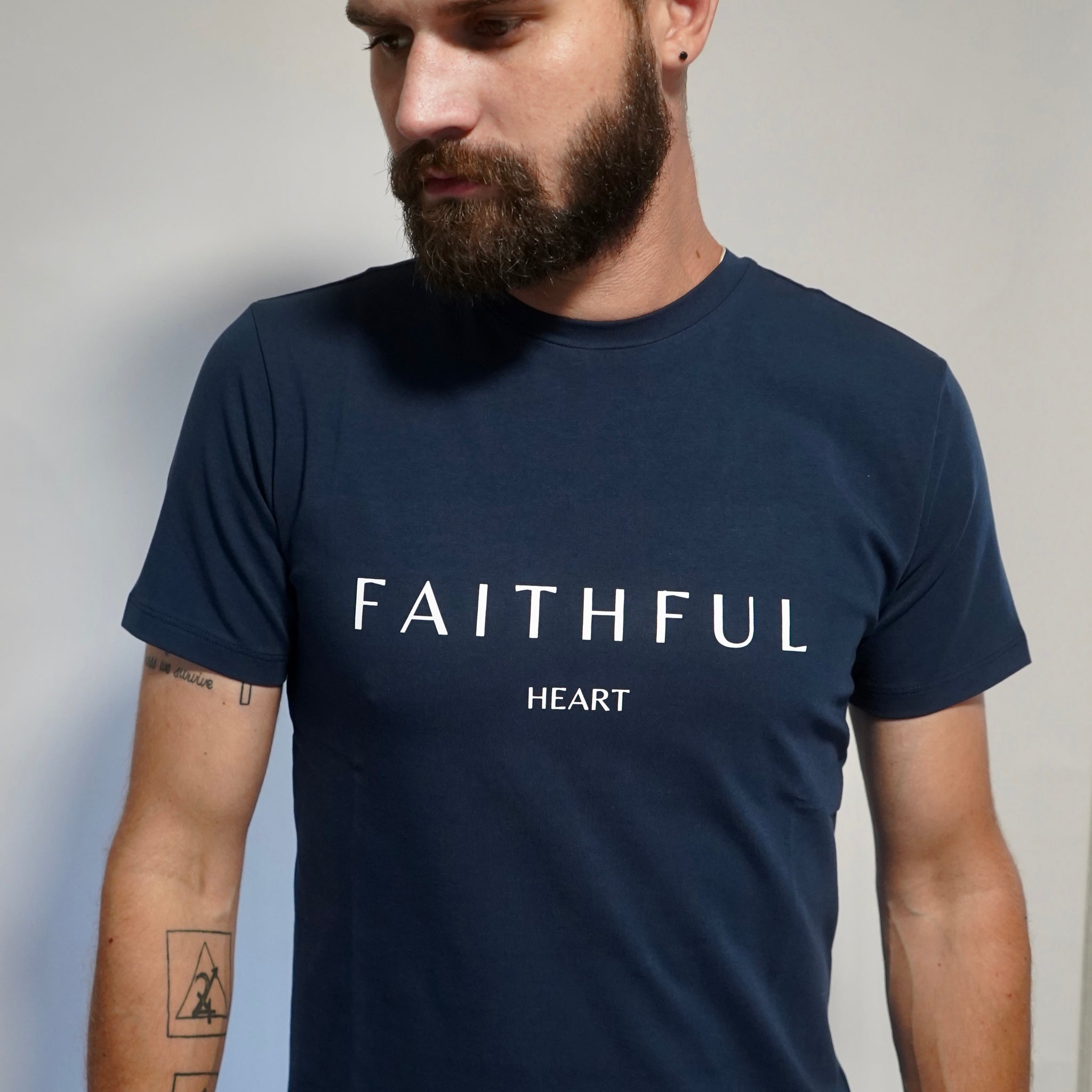 Faith T-shirt in navy blue